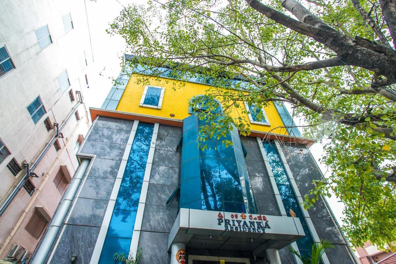 Priyanka Residency Hotel Bangalore Bagian luar foto
